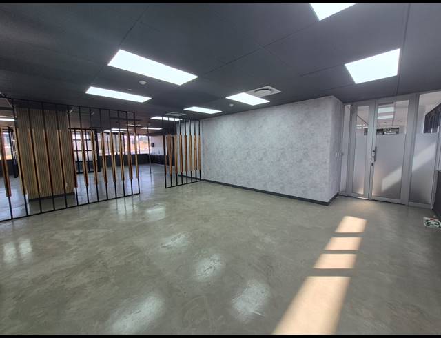 270M² OFFICE TO LET IN WOODMEAD